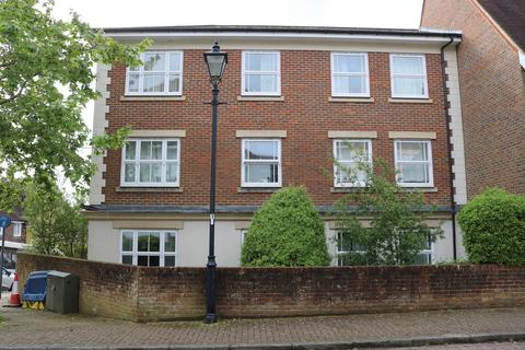 2 bedroom flat for sale, Middle Village, Haywards Heath, RH16