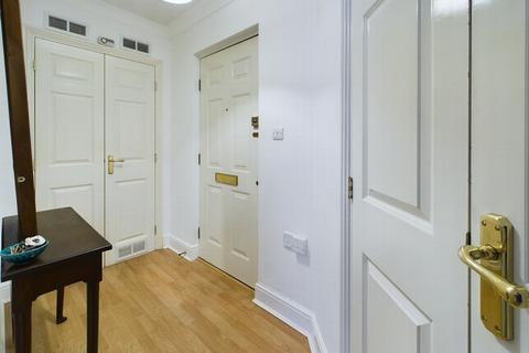 2 bedroom flat for sale, Middle Village, Haywards Heath, RH16