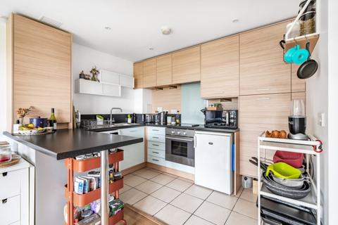 2 bedroom apartment to rent, Gunyard Mews London SE18