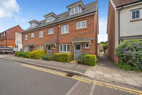 4 bedroom house for sale, Sparrowhawk Way, Berkshire RG12