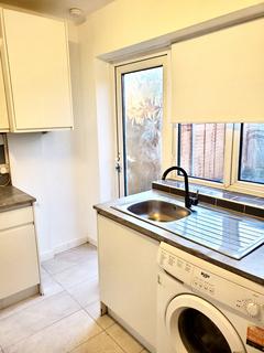 2 bedroom flat to rent, Uphill Drive, London NW9