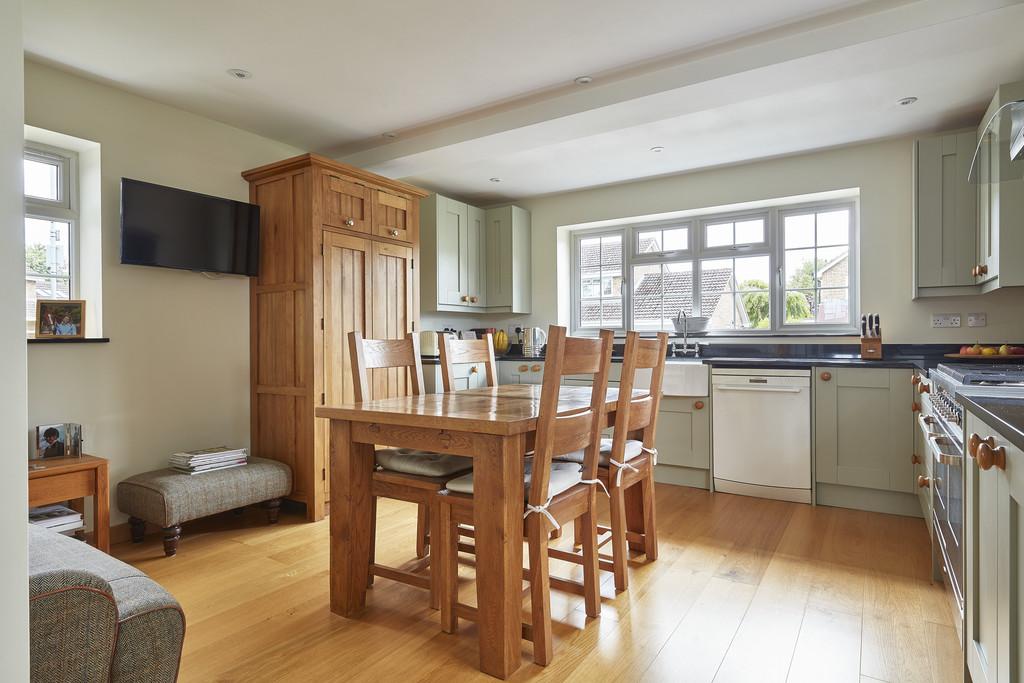 2 Ferndale Close 240524 8