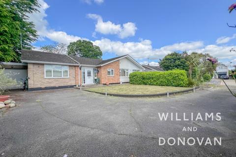 2 bedroom semi-detached bungalow for sale, The Spinneys, Hockley