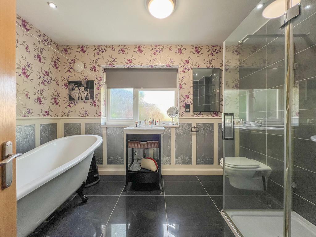 En suite bathroom