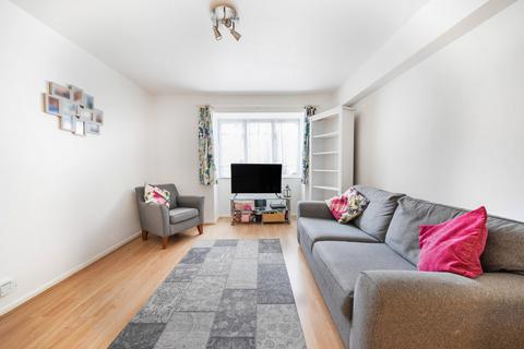 1 bedroom ground floor flat for sale, Rossignol Gardens, Carshalton