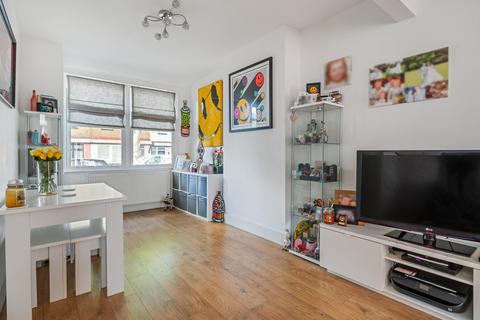 15 North Avenue, Carshalton, SM5 4LQ