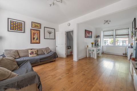15 North Avenue, Carshalton, SM5 4LQ