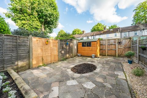 15 North Avenue, Carshalton, SM5 4LQ