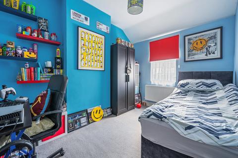 15 North Avenue, Carshalton, SM5 4LQ