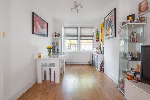 15 North Avenue, Carshalton, SM5 4LQ