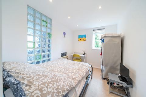 80 New Road, Mitcham, CR4 4LT