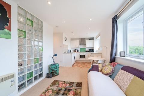 80 New Road, Mitcham, CR4 4LT