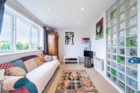 80 New Road, Mitcham, CR4 4LT