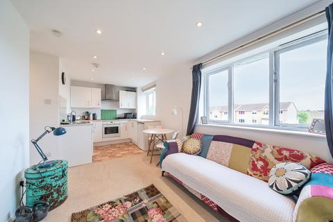 80 New Road, Mitcham, CR4 4LT