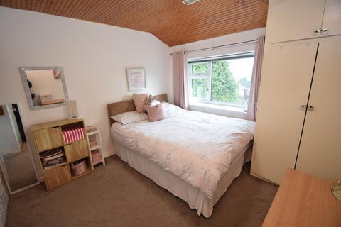 10 Dene Hill, Bradford, BD9 6AT