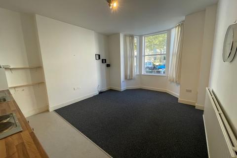 1 bedroom apartment to rent, Pevensey Road, Eastbourne BN22