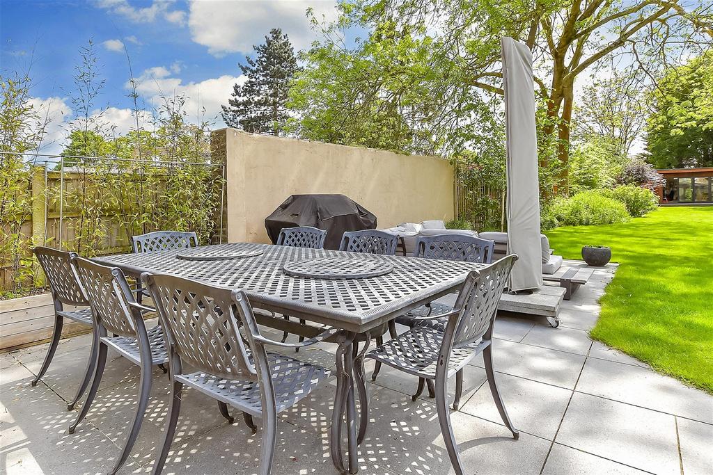 Patio/Decking