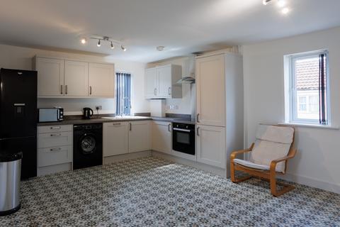 3 bedroom apartment to rent, Kingsway Avenue, Kingswood BS15