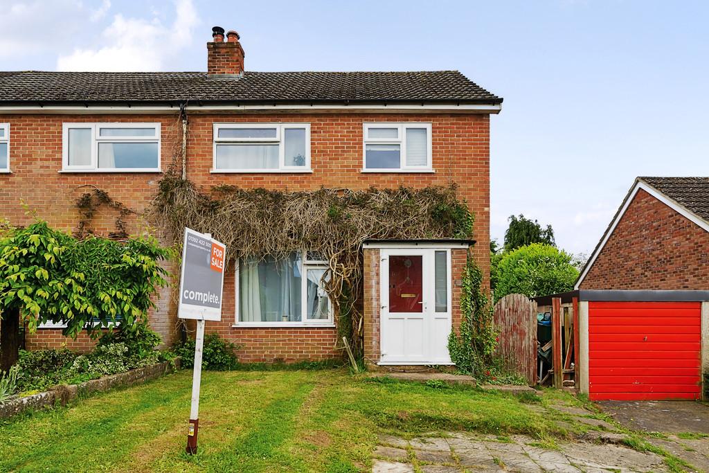 Slade Close, Ottery St. Mary, EX11 1SX 3 bed semidetached house for