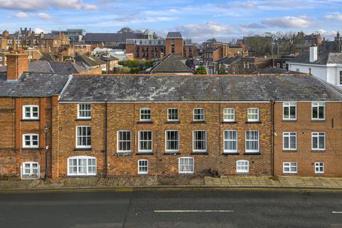 2 bedroom townhouse to rent, Black Friars House, Chester CH1