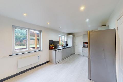 3 Coniston Road, Blackrod, Bolton, BL6 5DW
