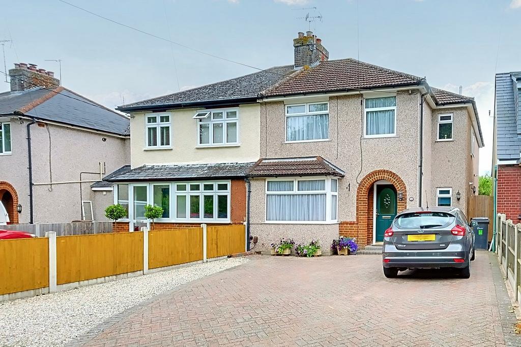 Beehive Lane, Chelmsford CM2 4 bed semidetached house for sale £600,000
