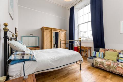 39/3 Constitution Street, Edinburgh, EH6 7BG