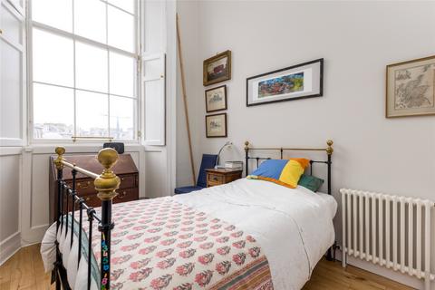 39/3 Constitution Street, Edinburgh, EH6 7BG