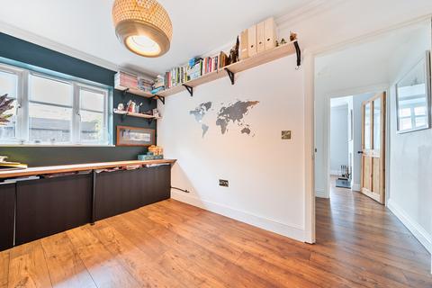 27 Percy Road, Guildford, GU2 9PA