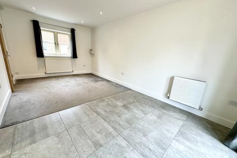 2 bedroom end of terrace house for sale, Print Works Close, Brackley