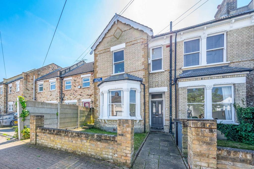Byrne Road, Balham, London, SW12 1 bed flat for sale £575,000