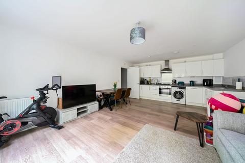 2 bedroom flat for sale, Scotia Court, 3 Station Road North, Merstham, RH1