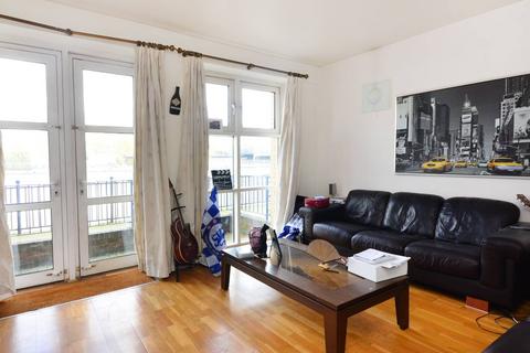 2 bedroom flat to rent, Quay View Apartments, Isle Of Dogs, London, E14