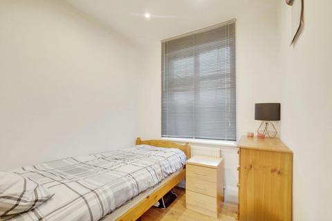 33 Beresford Road, Southend-on-sea, SS1 2TW