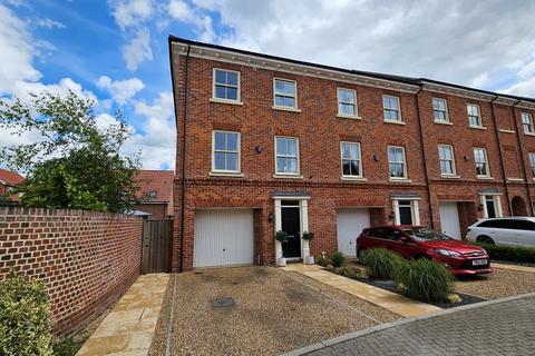 4 bedroom townhouse for sale, Sprowston, Norwich