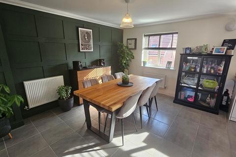 12 Carter Road, Sprowston, Norwich, NR7 8GQ