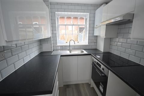 2 bedroom end of terrace house to rent, New Street, Braintree, CM7