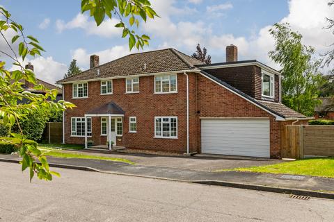 5 bedroom detached house to rent, Valley Road, Littleton, Winchester