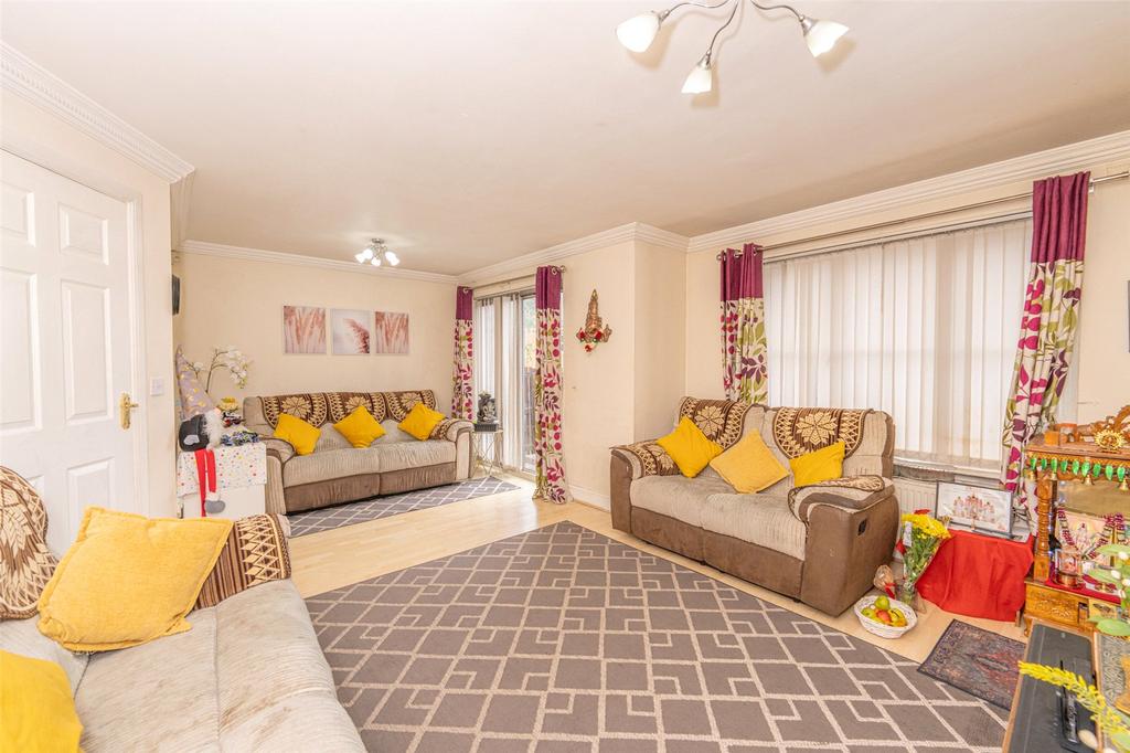 32 Broomhouse Crescent, Edinburgh, EH11 4 bed semidetached house for