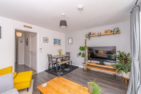 57 Beatlie Road, Winchburgh, Broxburn, EH52 6RD