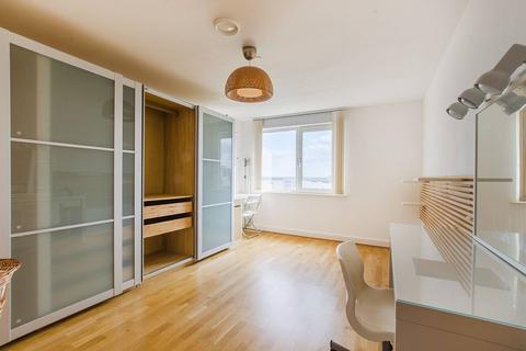 2 bedroom flat to rent, Mizzen Mast, Woolwich, London, SE18