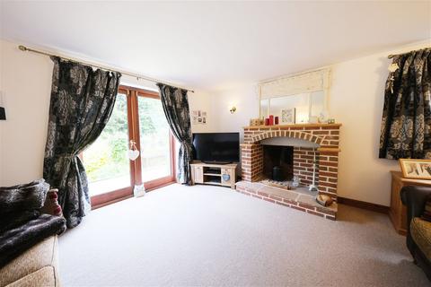 4 bedroom detached house for sale, St. Johns Drive, Corby Glen