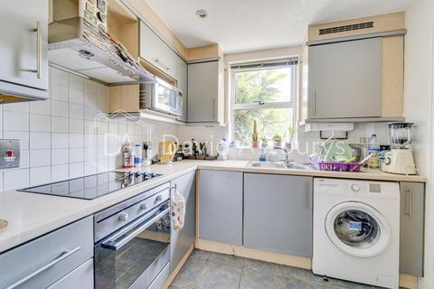 undefined, Clifden Mews, Homerton, London