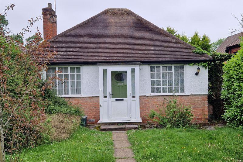 Surrey Gardens, Effingham Junction 2 bed detached bungalow for sale £