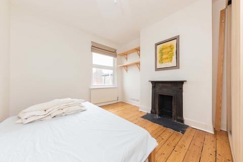3 bedroom maisonette to rent, West Green Road, London N15
