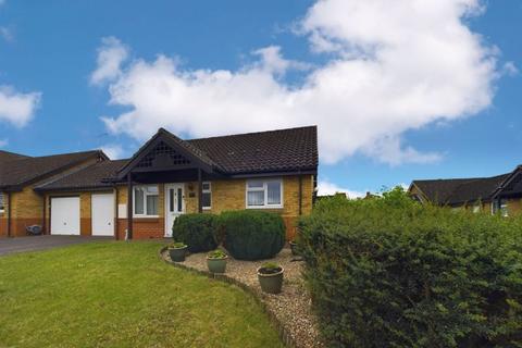 2 bedroom detached bungalow for sale, Field View, Thurston