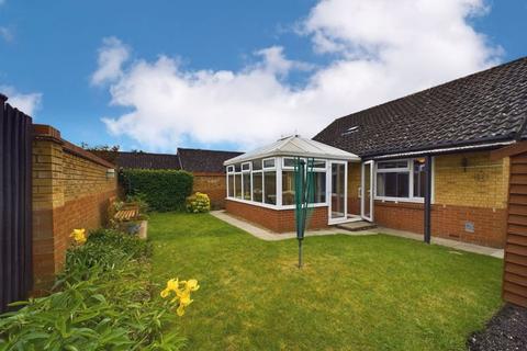 2 bedroom detached bungalow for sale, Field View, Thurston