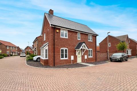 3 bedroom detached house for sale, Harper Lane, Halstead, CO9