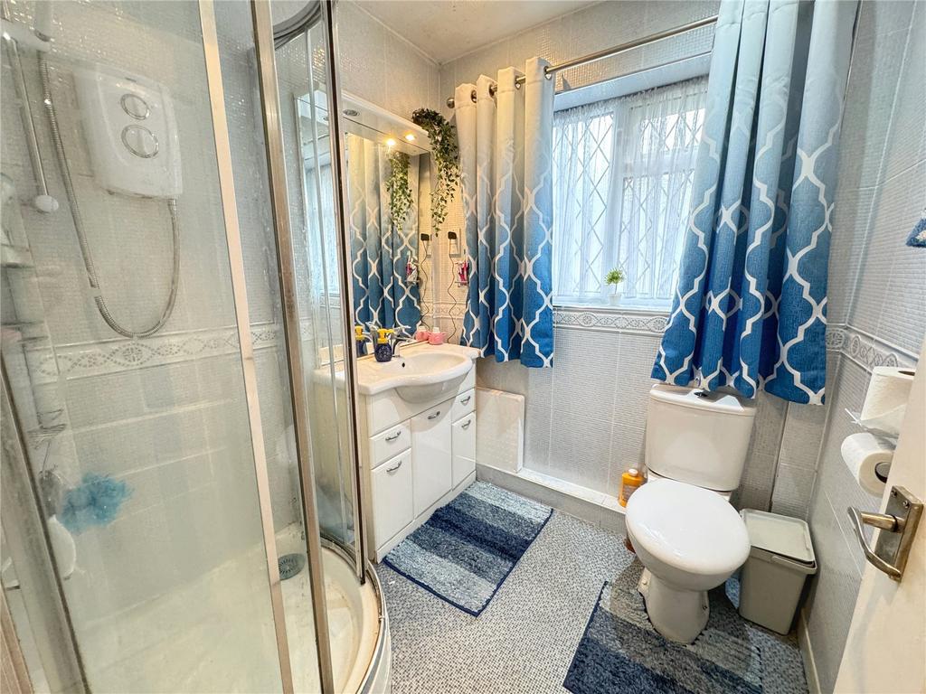 Family Shower Room