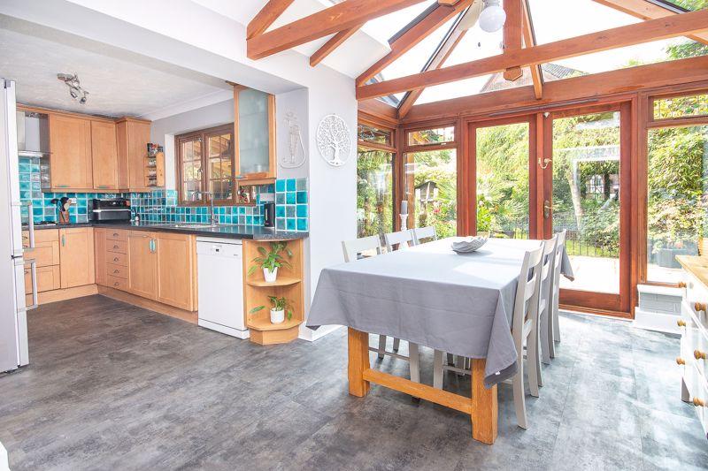 Kitchen Dining Area